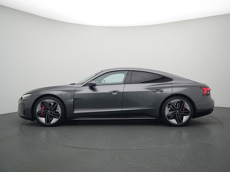 Audi e-tron RS GT ALLRADLENKUNG DESIGN PAKET RS