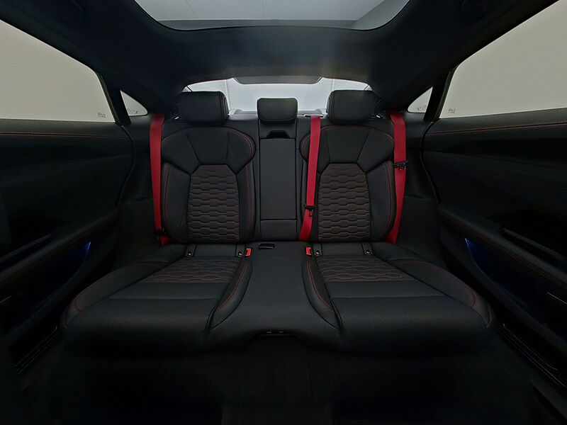 Audi e-tron RS GT ALLRADLENKUNG DESIGN PAKET RS