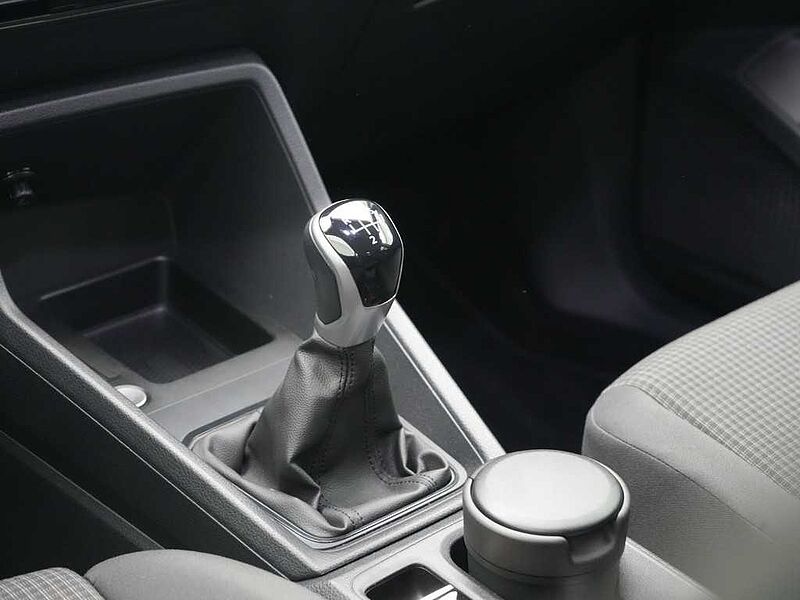 Volkswagen Caddy Maxi 7-SITZER AHK SHZ PDC CARPLAY