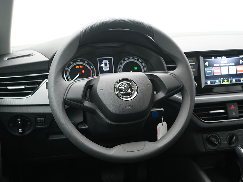 SKODA KAMIQ TSI DSG LED PDC AHK PORT NAVI
