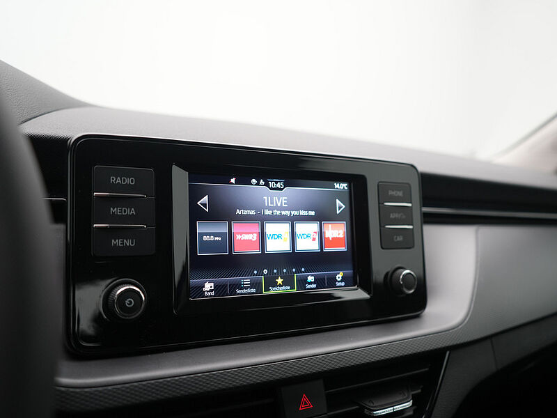 SKODA KAMIQ TSI DSG LED PDC AHK PORT NAVI