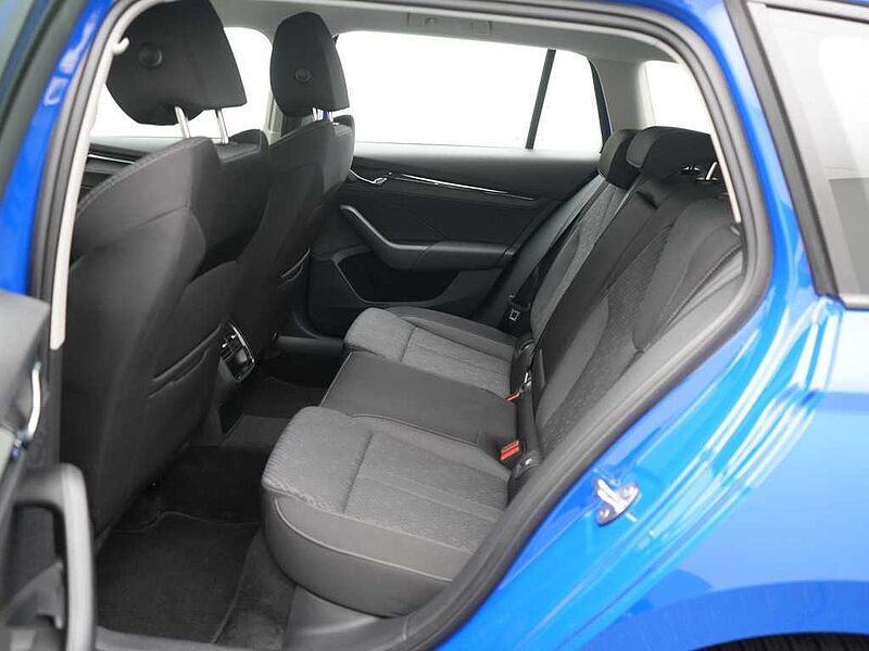 SKODA OCTAVIA Combi iV DSG CARPLAY SHZ PDC LED