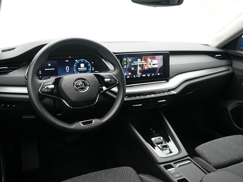 SKODA OCTAVIA Combi iV DSG CARPLAY SHZ PDC LED