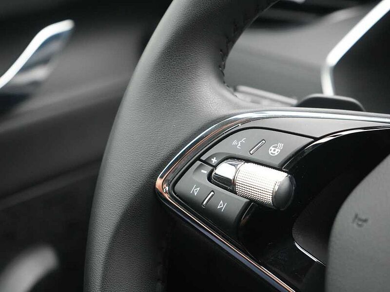 SKODA OCTAVIA Combi iV DSG CARPLAY SHZ PDC LED