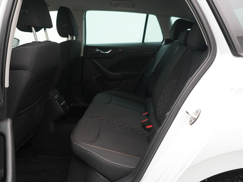 SKODA SCALA Tour DSG CARPLAY VIRT PDC SHZ ACC