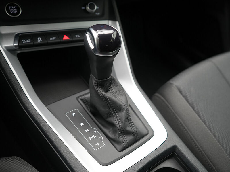 Audi Q3 Sportback 45 e S line S-TRON NAVI VIRT SHZ