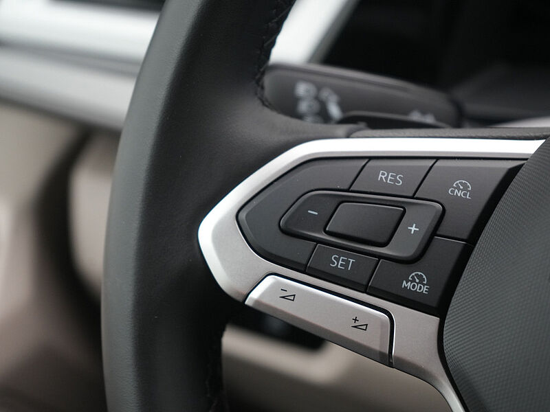 Volkswagen T7 Multivan DSG KAM PANO SHZ PDC MATRIX