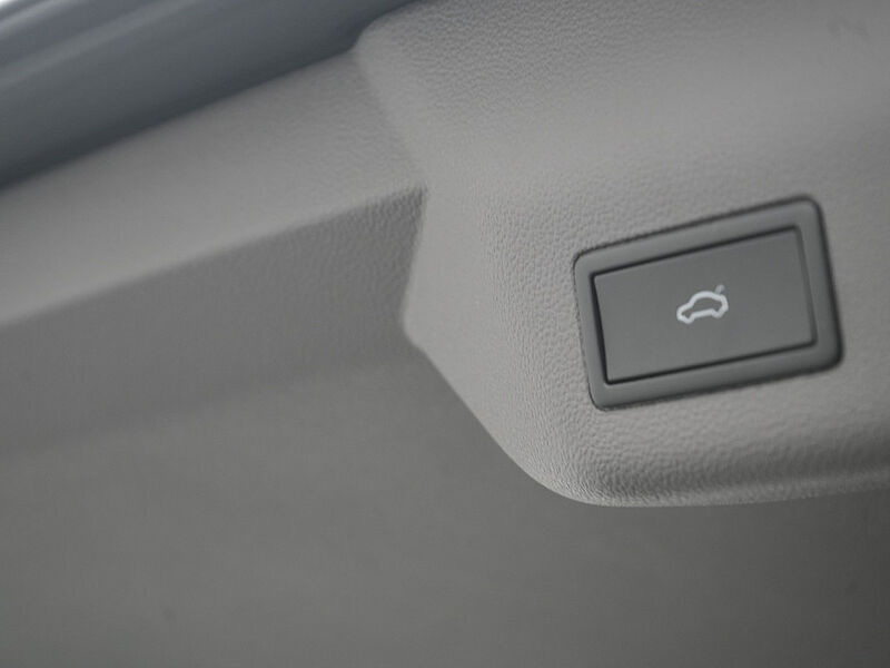 Volkswagen T7 Multivan PANO SHZ PDC MATRIX KAM