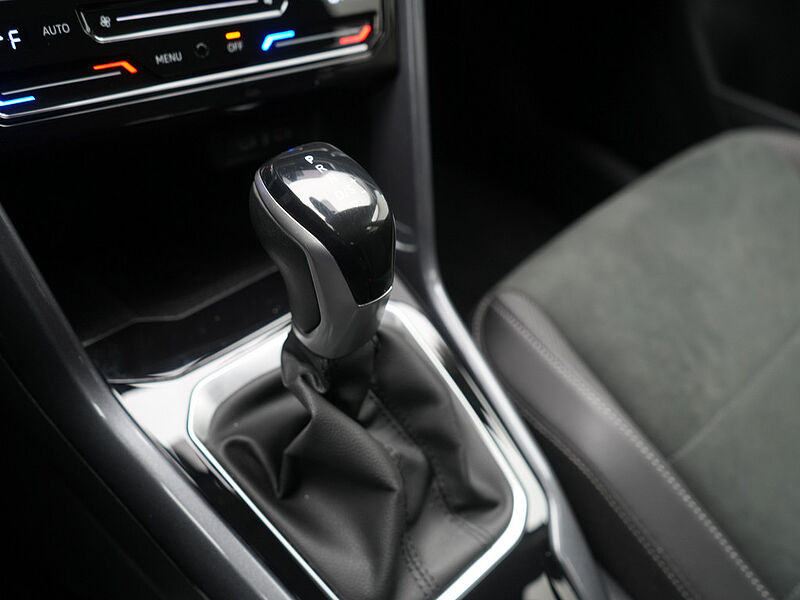 Volkswagen T-Roc Style DSG ACC AHK NAVI KAM SHZ