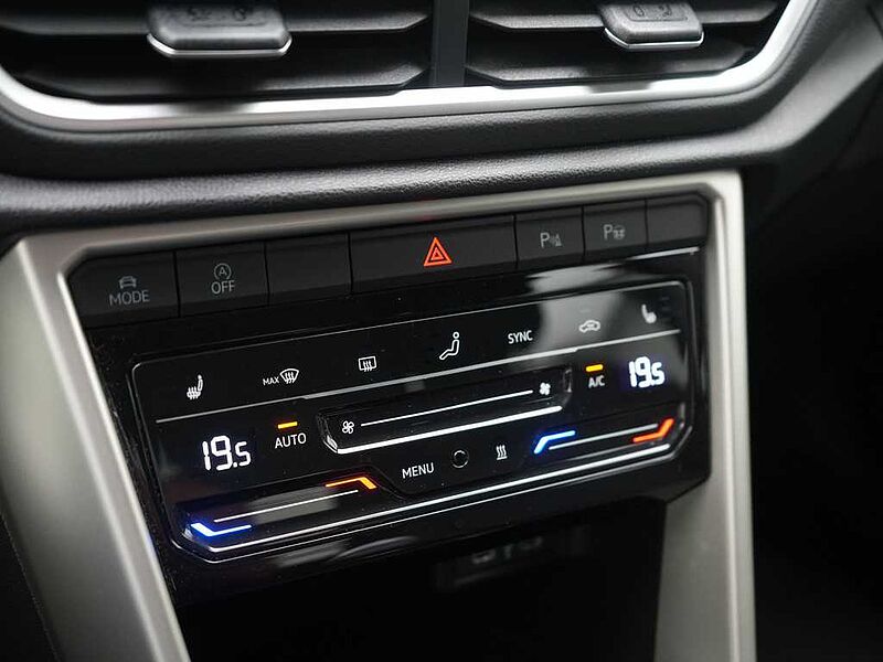Volkswagen T-Roc Move ACC NAVI STANDHZ SHZ LED PDC
