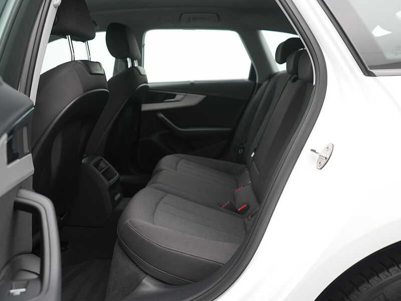 Audi A4 Avant g-tron S TRON ACC AHK NAVI SHZ