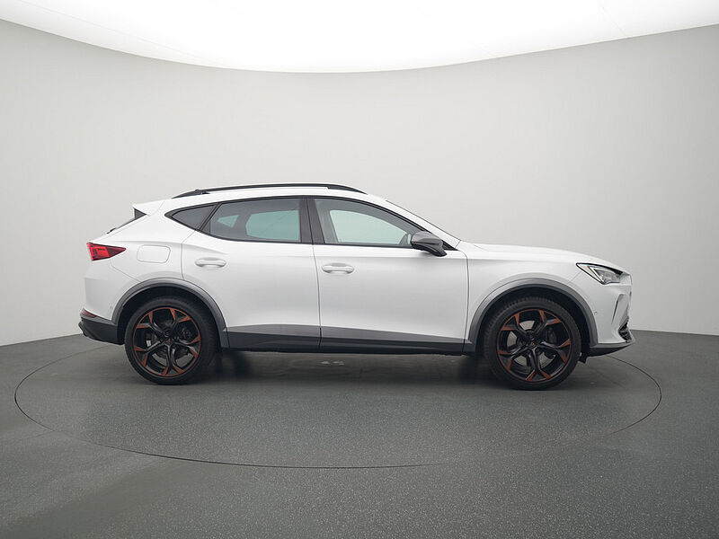 CUPRA Formentor KAM PDC ACC AHK NAVI SHZ