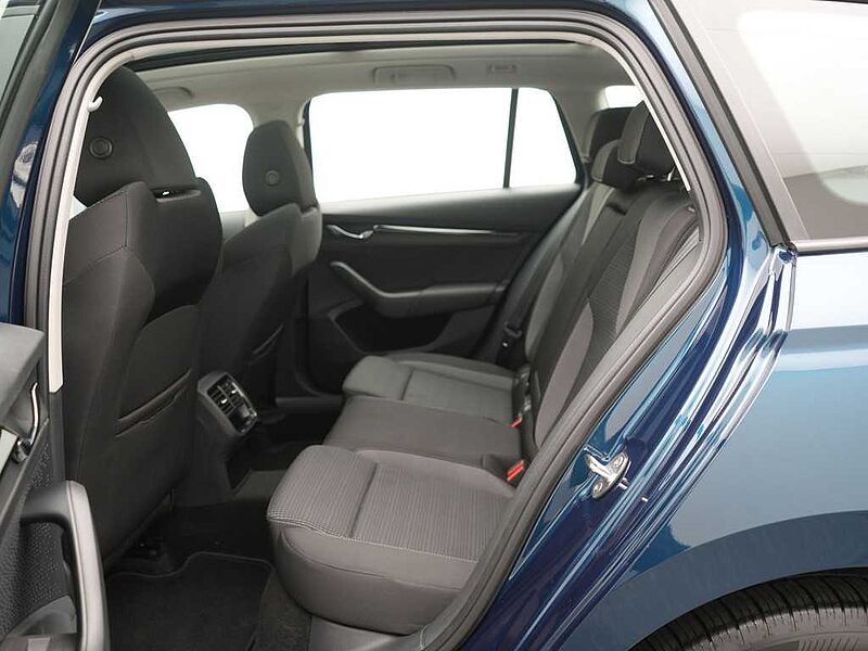 SKODA OCTAVIA LED PANO PDC KAM