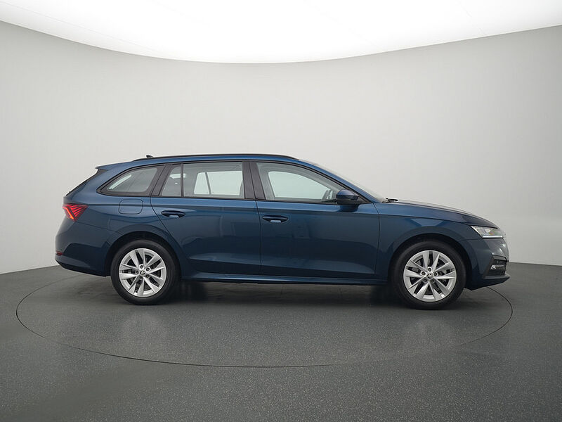 SKODA OCTAVIA LED PANO PDC KAM