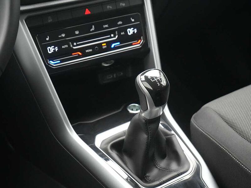 Volkswagen T-Roc Life LED SHZ VIRT CARPLAY NAVI PDC