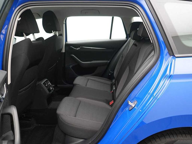 SKODA OCTAVIA Combi TSI DSG LENKRADHZ LED SHZ VIRT PDC