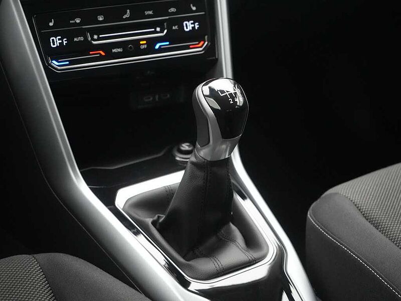 Volkswagen T-Roc TSI Life VIRT CARPLAY NAVI SHZ PDC LED