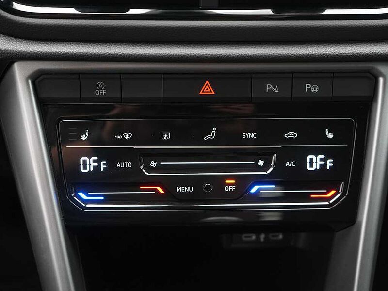 Volkswagen T-Roc TSI Life VIRT CARPLAY NAVI SHZ PDC LED