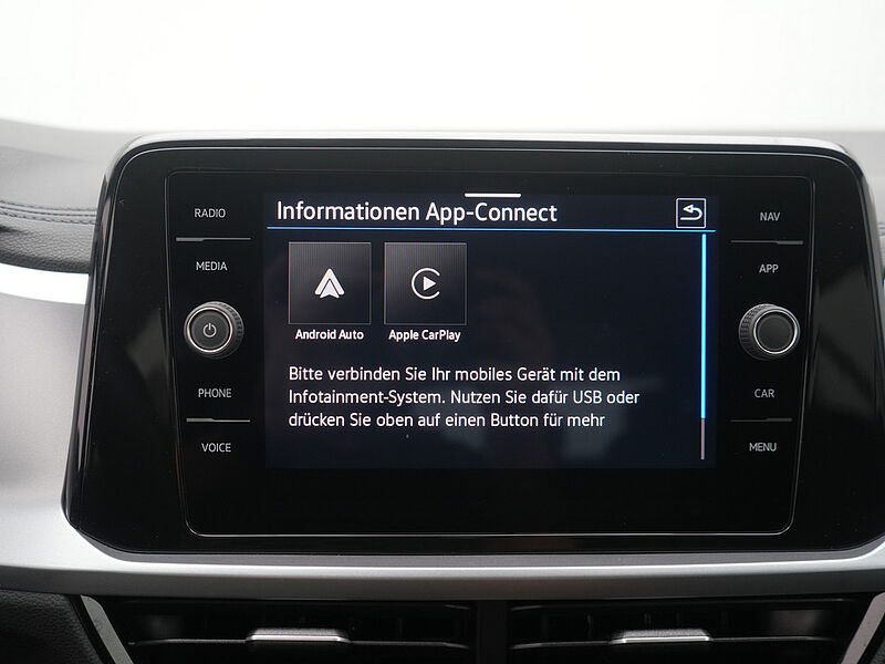 Volkswagen T-Roc TSI Life VIRT CARPLAY NAVI SHZ PDC LED