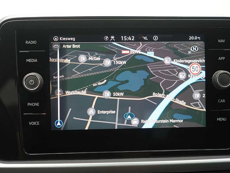 Volkswagen T-Roc TSI Life VIRT CARPLAY NAVI SHZ PDC LED