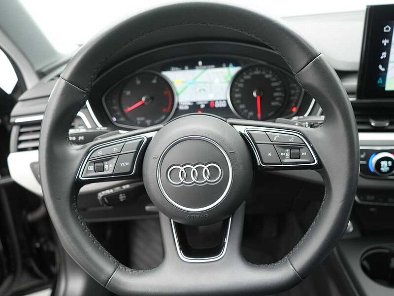 Audi A4 Avant Quattro S line NAVI AHK LEDER KAM SHZ