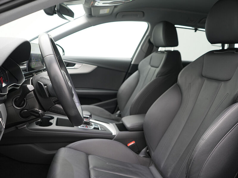 Audi A4 Avant Quattro S line NAVI AHK LEDER KAM SHZ