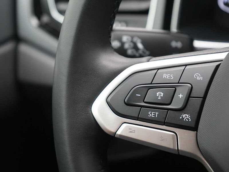 Volkswagen Polo R-Line ACC MATRIX LED VIRT APP