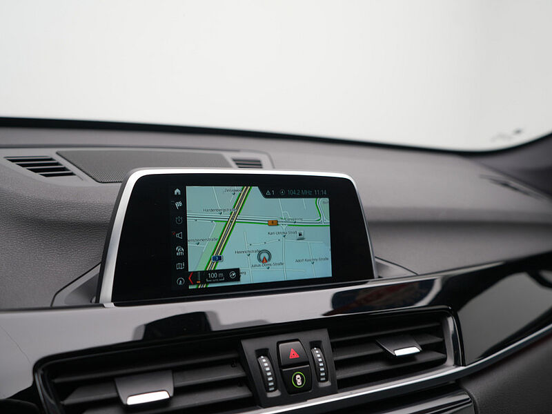 BMW X1 xDrive 18d Sport Line STEPTRON PANO NAVI SHZ