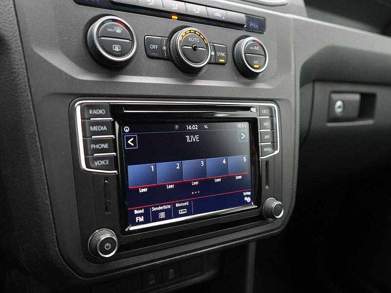 Volkswagen Caddy Maxi Kasten NAVI AHK PDC FLÜGELTÜR