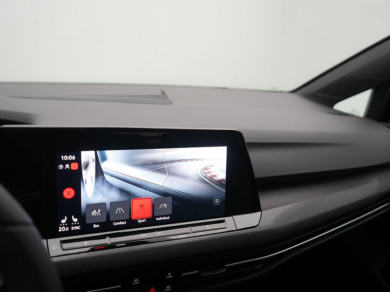 Volkswagen Golf VIII GTI DSG PANO MATRIX NAVI HUD ACC APP