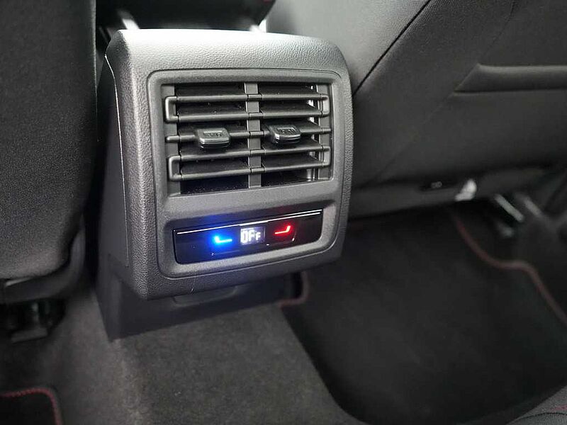 Volkswagen Golf VIII GTI DSG PANO MATRIX NAVI HUD ACC APP