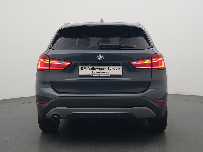 BMW X1 xDrive 18d Sport Line STEPTRON AHK PANO NAVI