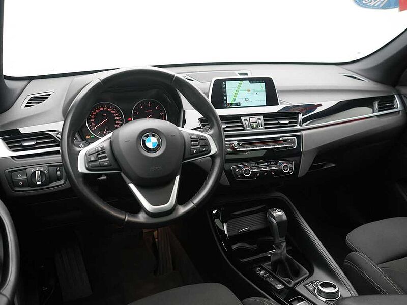 BMW X1 xDrive 18d Sport Line STEPTRON AHK PANO NAVI