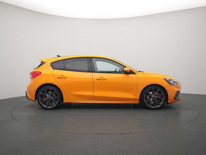 Ford Focus ST B&O SHZ PDC KAM PANO NAVI ACC SHZ LED