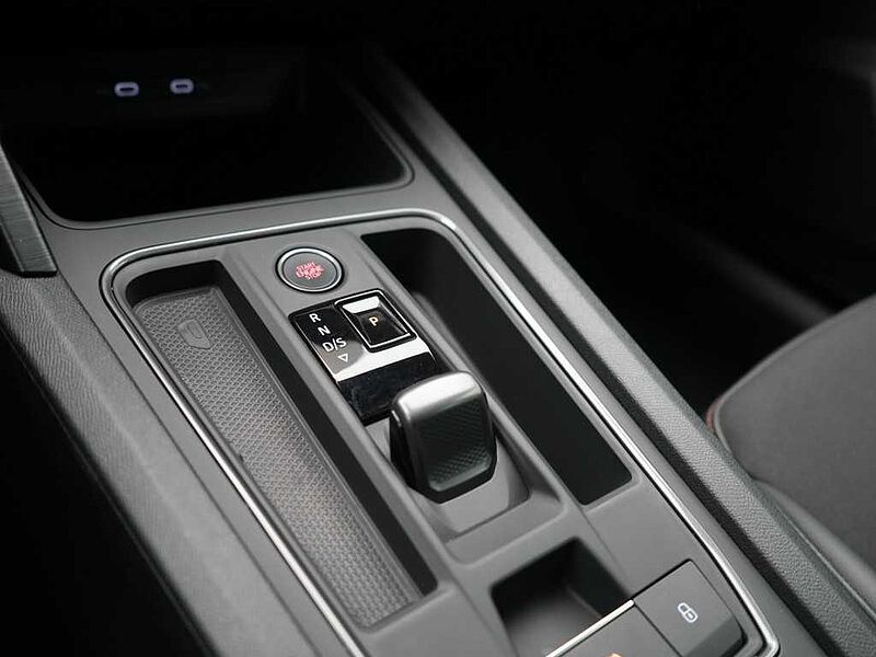 CUPRA Leon ST DSG CARPLAY LENKRADHZ SHZ NAVI KAM AHK