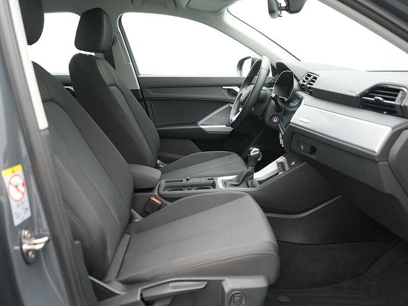 Audi Q3 advanced S-TRON STANDHZ ACC NAVI KAM CARPLAY