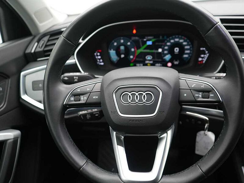 Audi Q3 advanced S-TRON STANDHZ ACC NAVI KAM CARPLAY