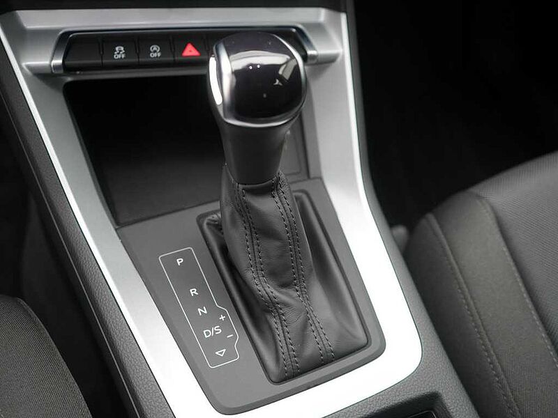 Audi Q3 advanced S-TRON STANDHZ ACC NAVI KAM CARPLAY