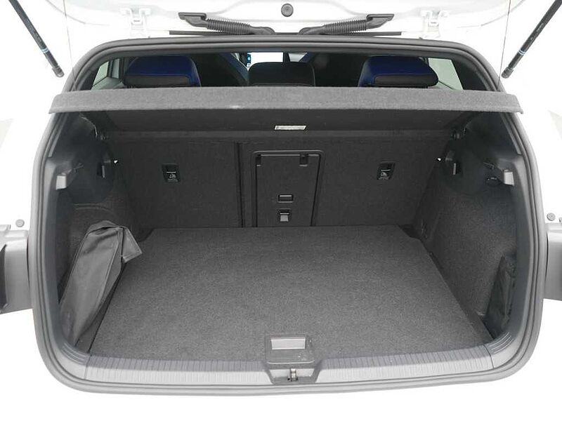 Volkswagen Golf VIII R DSG HUD NAVI ACC VIRT APP KEYLESS