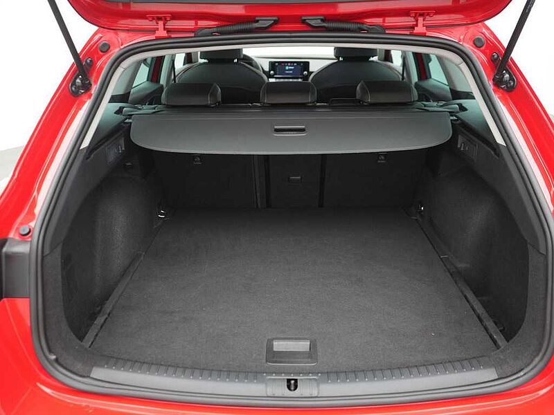 SEAT Leon ST Xcellence DSG CARPLAY VIRT LED PDC KLIMA