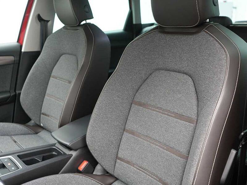 SEAT Leon ST Xcellence DSG LED PDC KLIMA VIRT CARPLAY