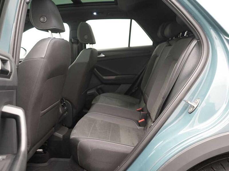 Volkswagen T-Roc R-Line 4Motion DSG AHK MATRIX PANO NAVI