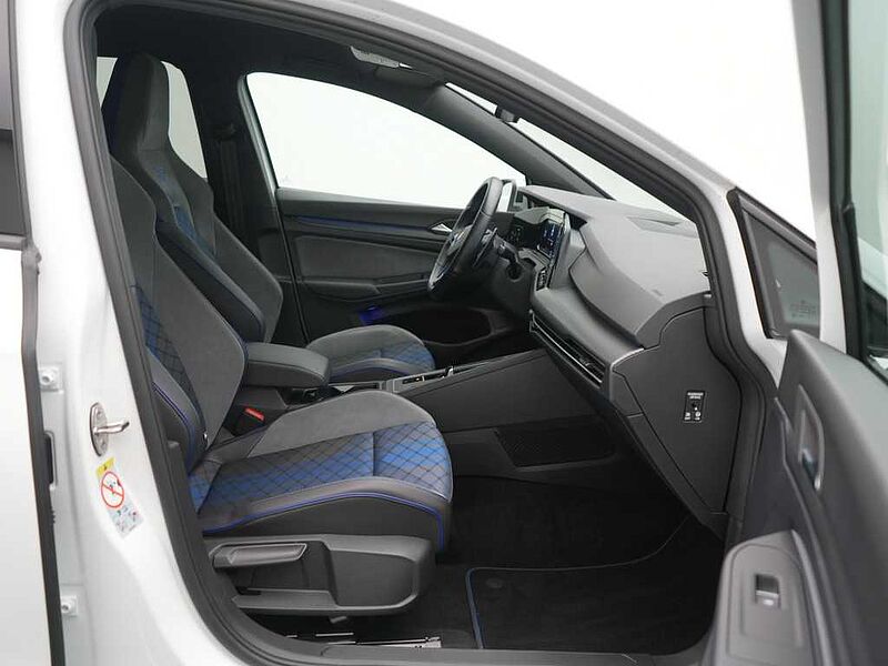 Volkswagen Golf VIII R DSG KEYLESS KAM LED SHZ PDC