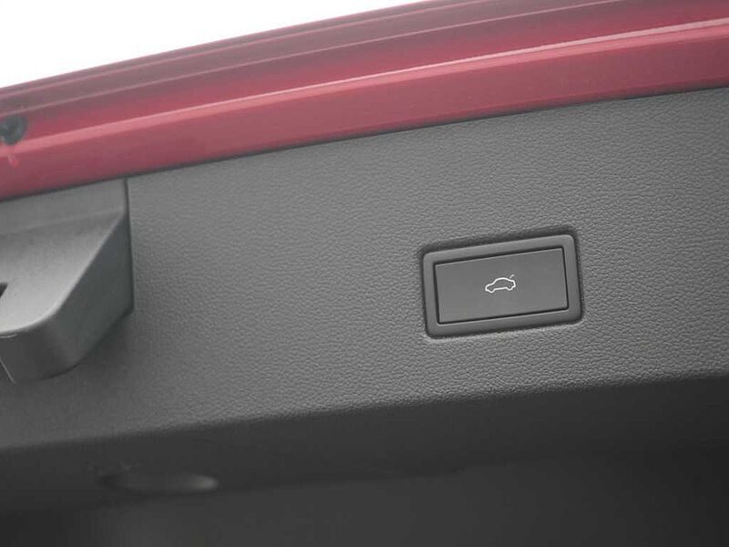 Volkswagen T-Roc R-Line DSG STANDHZ AHK ACC DCC NAVI MATRIX