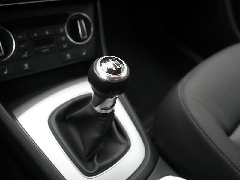 Audi Q3 KLIMA PDC SHZ AHK XENON NAVI