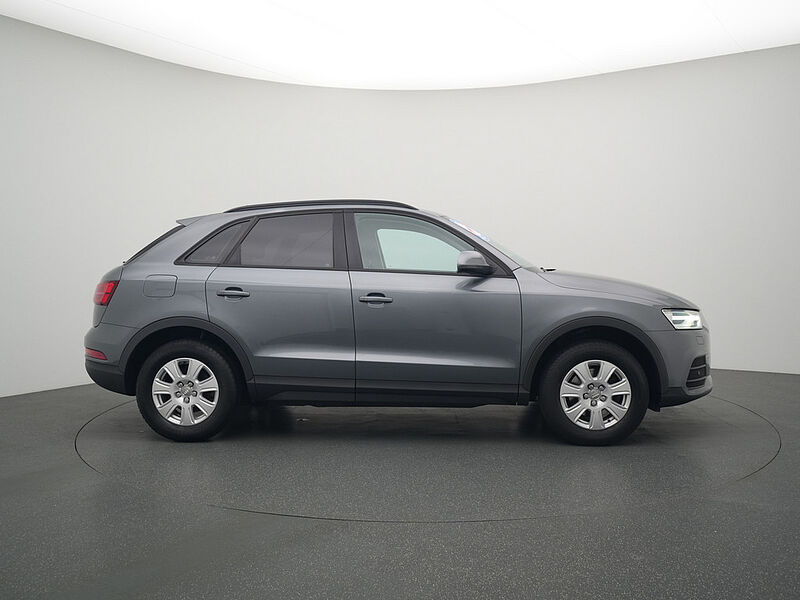 Audi Q3 KLIMA PDC SHZ AHK XENON NAVI