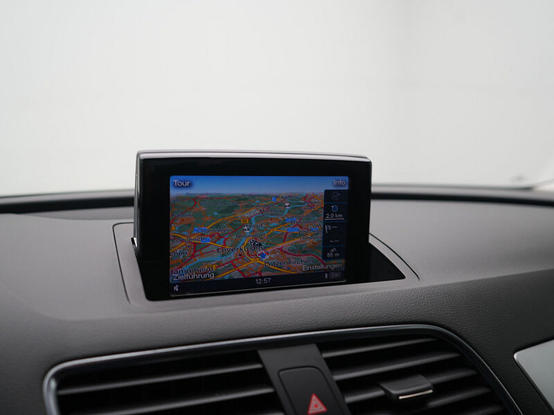 Audi Q3 KLIMA PDC SHZ AHK XENON NAVI