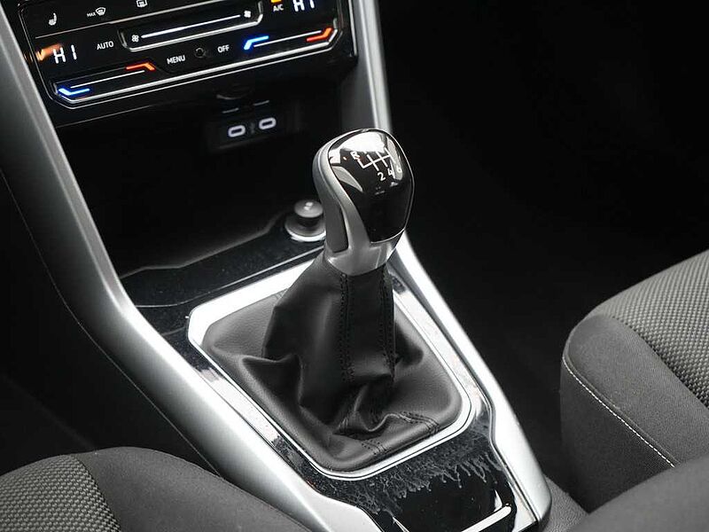 Volkswagen T-Roc Life NAVI SHZ VIRT AHK LED PDC