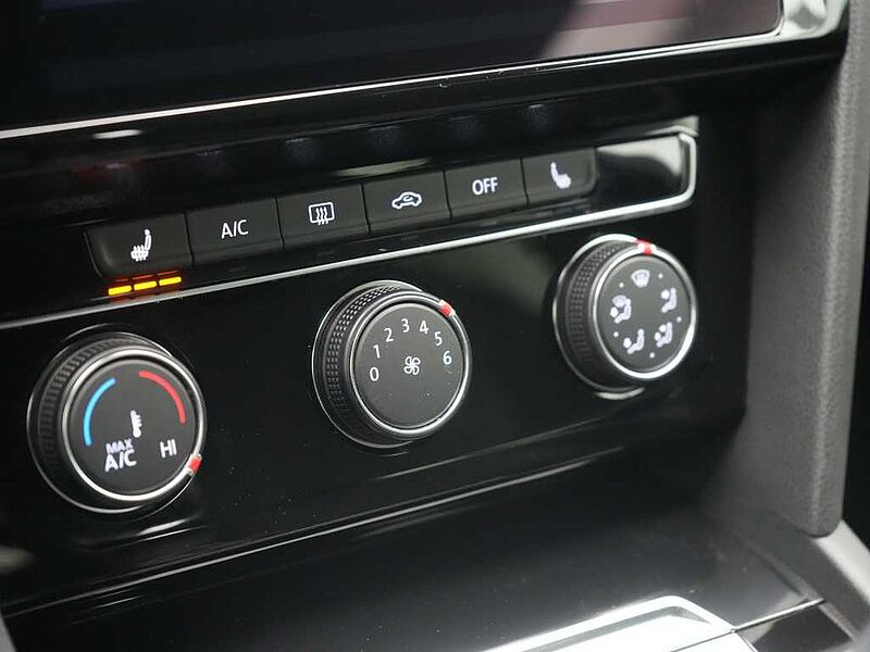 Volkswagen Arteon SB R-Line DSG NAVI AHK VIRT APP KEYLESS
