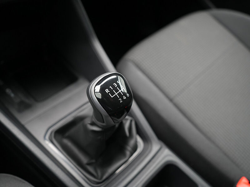 Volkswagen Caddy Maxi Lang 7-SITZER NAVI AHK KAM LED PDC